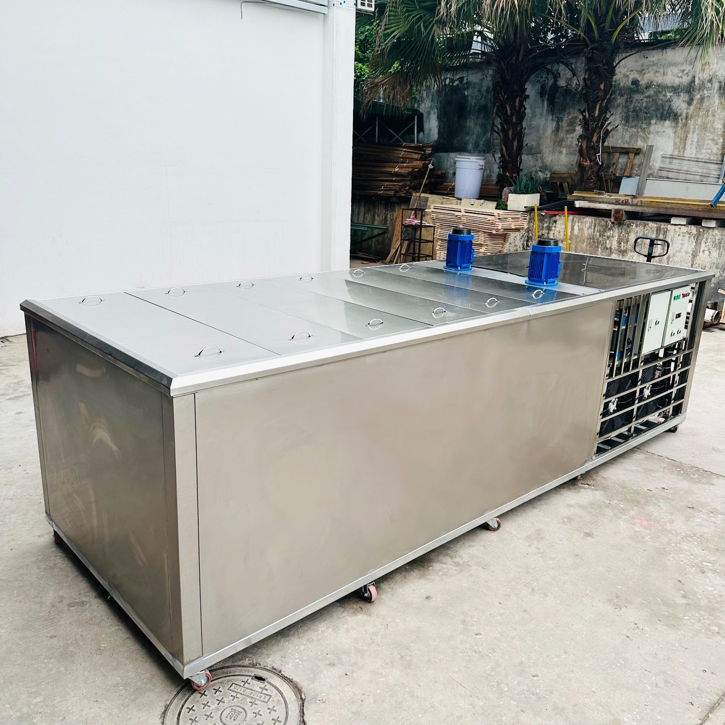 Machine de fabrication de blocs de glaçons