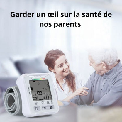 STETHOSCOPE , TENSIOMETRE, SERINGUE, GANTS et THERMOMETRE