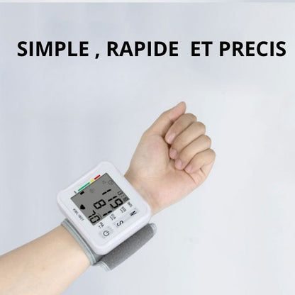 STETHOSCOPE , TENSIOMETRE, SERINGUE, GANTS et THERMOMETRE
